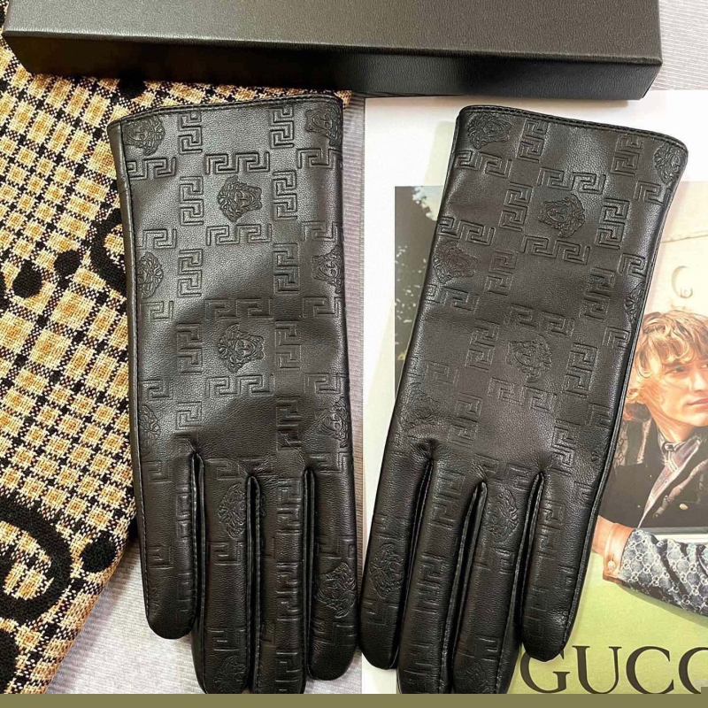 VERSACE